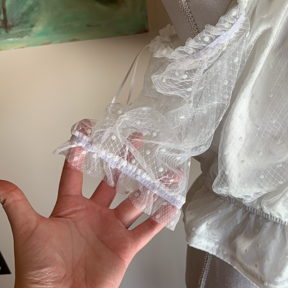 🎉2xHost Pick🎉 Off-The-Shoulder Blouse - Picture 3 of 6